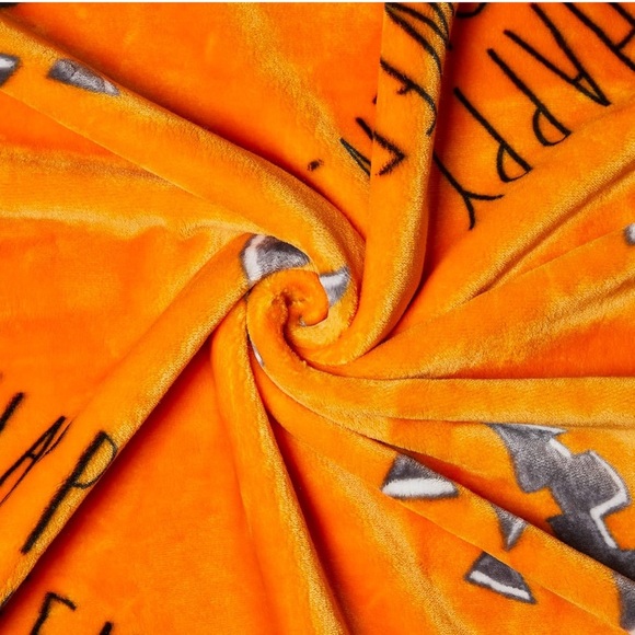 NWT Rae Dunn Seasonal/Halloween/Orange Pumpkin Soft Plush Throw Blanket 50x70 - Picture 5 of 6